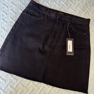 Just Black Denim A lined frayed skirt size Large NWT